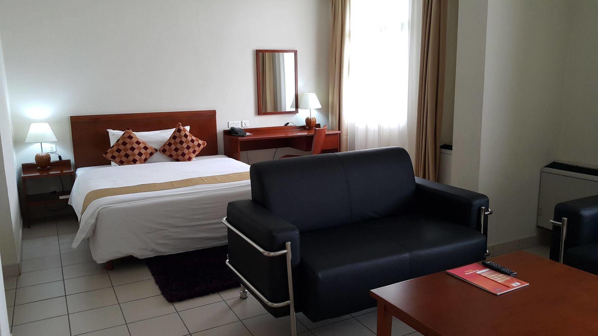 Tinapa Lakeside Hotel Calabar Eksteriør bilde