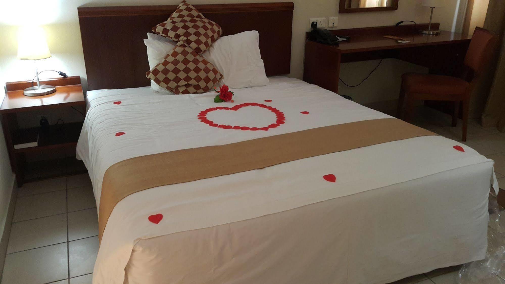 Tinapa Lakeside Hotel Calabar Eksteriør bilde